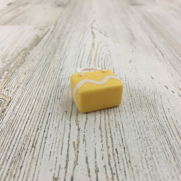 Bluey Lot of 2 Beach Bag Purse Chilli Yellow Pink for Mom Figure Playset Toy - Picture 8 of 10